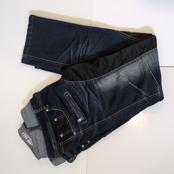 Stylish Women's Denim Jeans - Picture 2 of 14